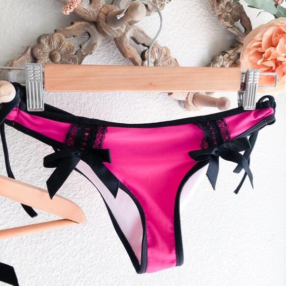 New boutique scrunch bottom cheeky string Brazilian lace bikini M - Picture 3 of 5